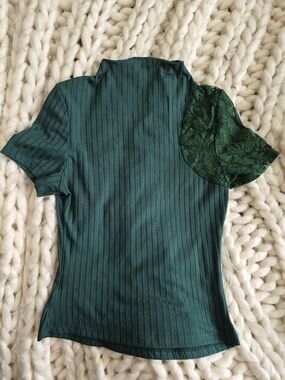 Emerald Green Ribbed Short Sleeve Top with Lace Accent